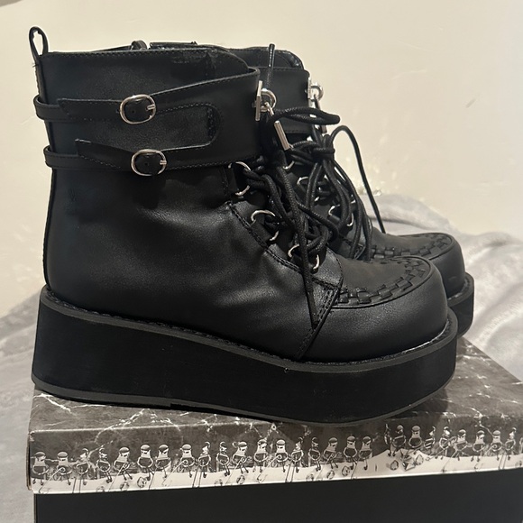 Demonia cult Black Boots(run small) read ⬇️⬇️ - Picture 4 of 9